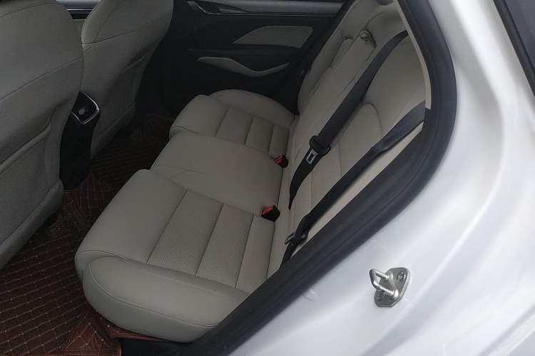 Used Geely Auto Binray 2018 14T CVT Binyi Edition Interior 4