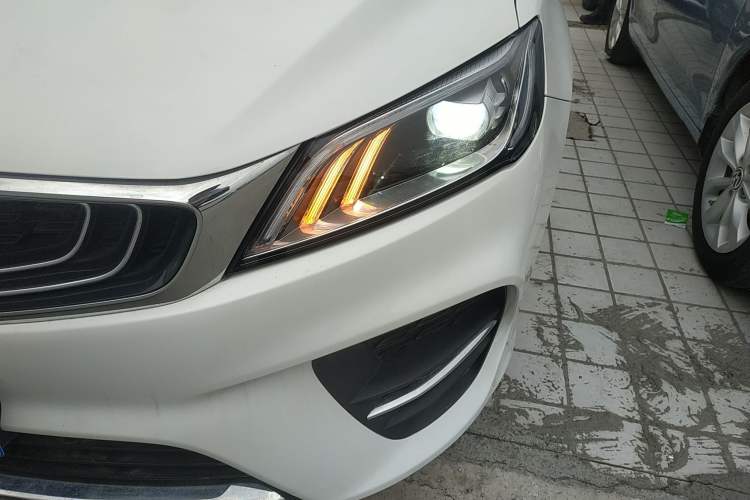 Used Geely Auto Binray 2018 14T CVT Binyi Edition Left Front Headlight