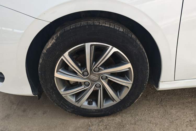 Used Geely Auto Binray 2018 14T Manual Colorful Edition Left Front Wheel Hub