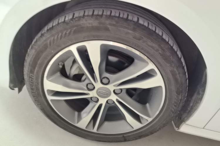Used Geely Auto Binray 2018 14T CVT Binyi Edition Left Front Wheel Hub