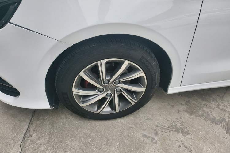 Used Geely Auto Binray 2018 14T CVT Colorful Edition Left Front Wheel Hub