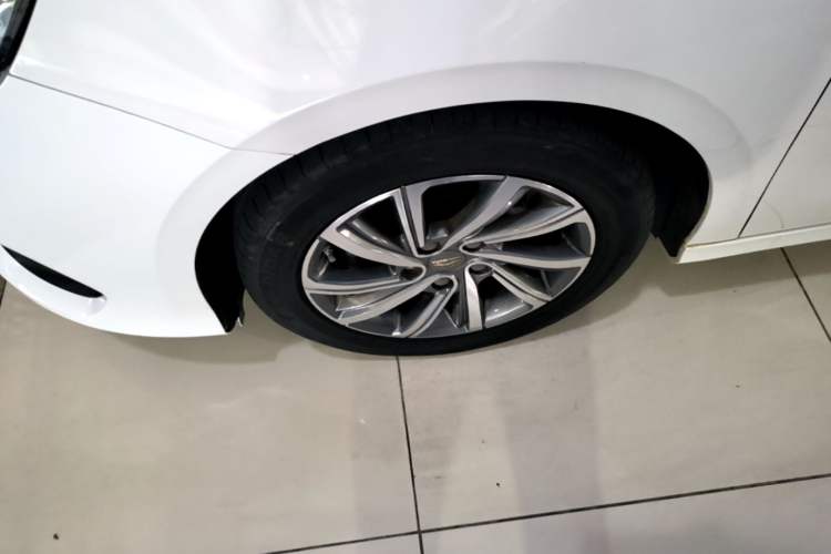 Used Geely Auto Binray 2018 14T Manual Colorful Edition Left Front Wheel Hub