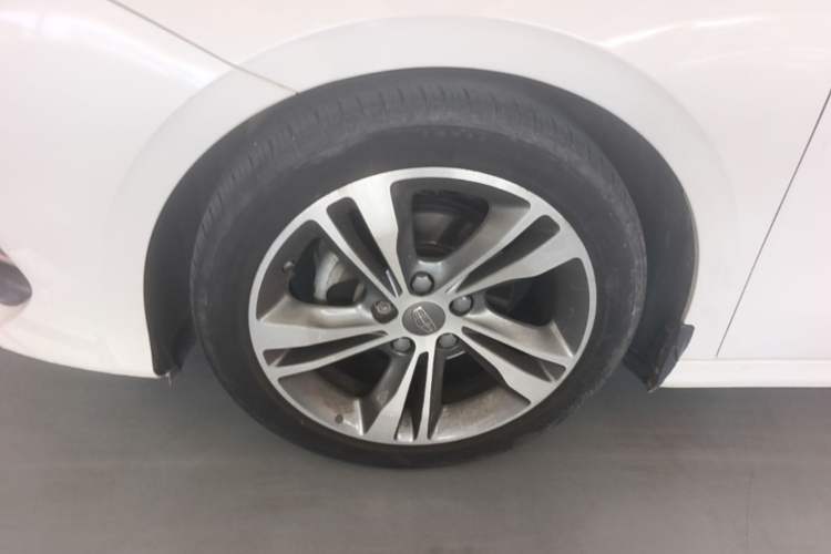 Used Geely Auto Binray 2018 14T CVT Binyi Edition Left Front Wheel Hub