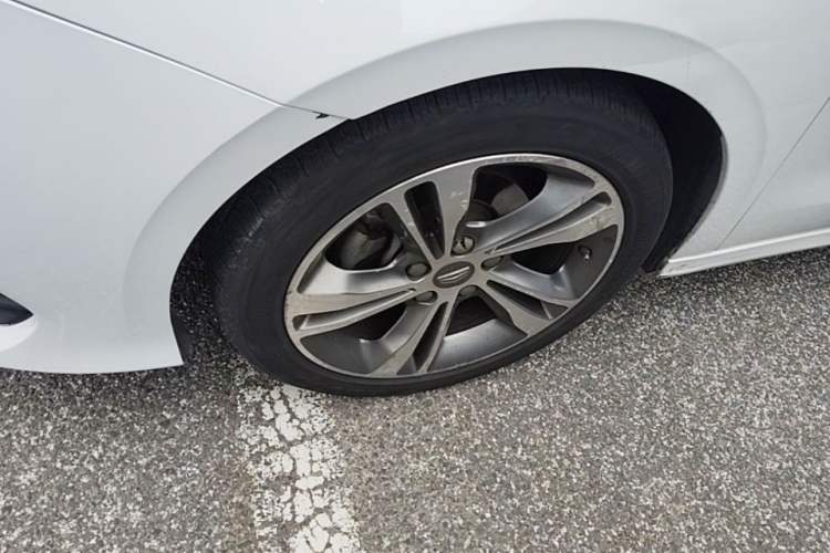 Used Geely Auto Binray 2018 14T CVT Binyi Edition Left Front Wheel Hub