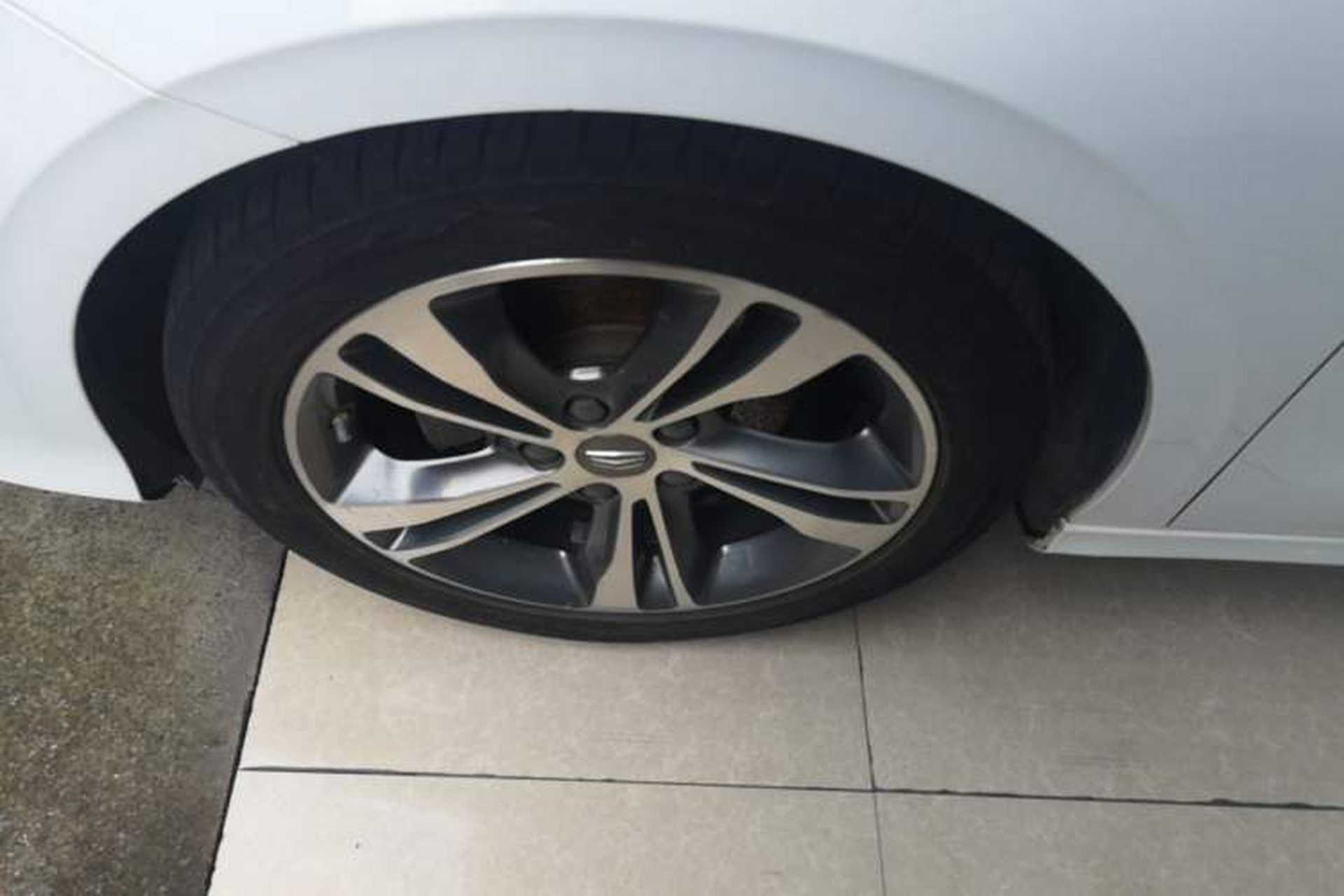 Used Geely Auto Binray 2018 14T CVT Binyi Edition Left Front Wheel Hub