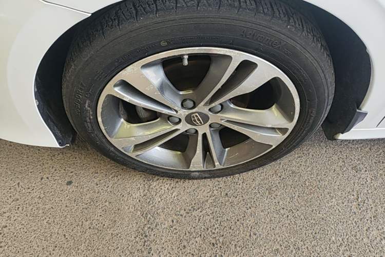 Used Geely Auto Binray 2018 14T CVT Binyi Edition Left Front Wheel Hub