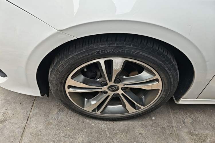 Used Geely Auto Binray 2018 14T Manual Binzhi Edition Left Front Wheel Hub
