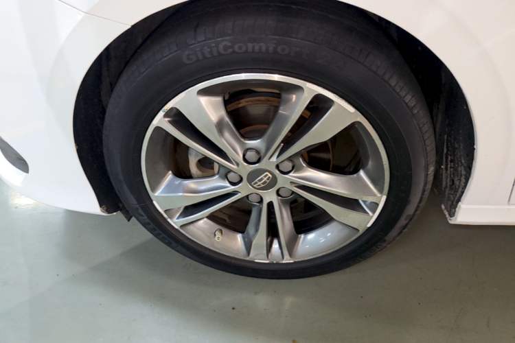 Used Geely Auto Binray 2018 14T CVT Binyi Edition Left Front Wheel Hub