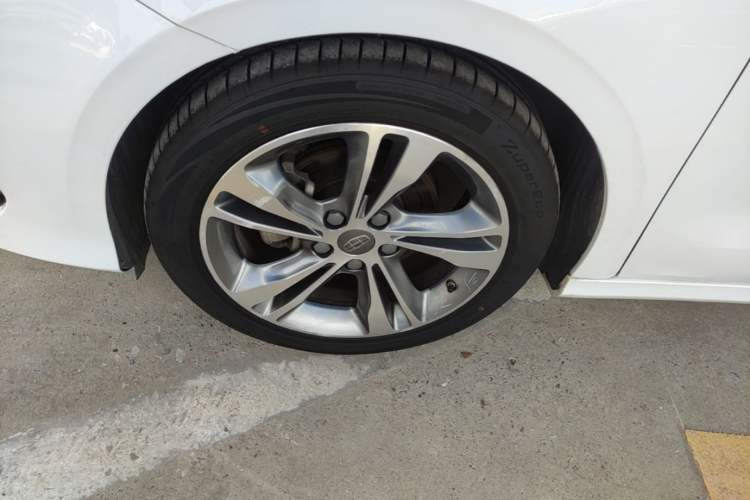 Used Geely Auto Binray 2018 14T CVT Binyi Edition Left Front Wheel Hub