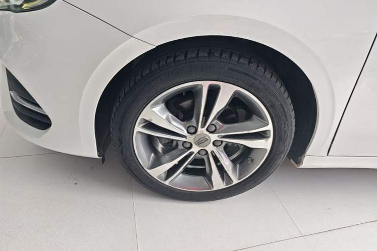 Used Geely Auto Binray 2018 14T CVT Binyi Edition Left Front Wheel Hub