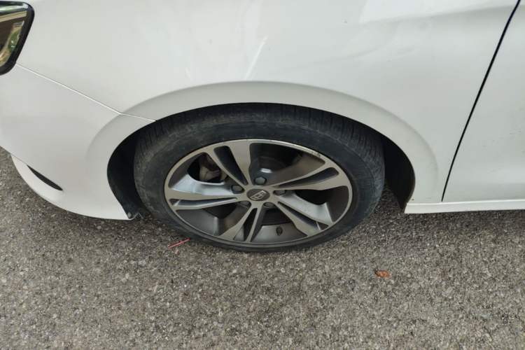 Used Geely Auto Binray 2018 14T CVT Binyi Edition Left Front Wheel Hub