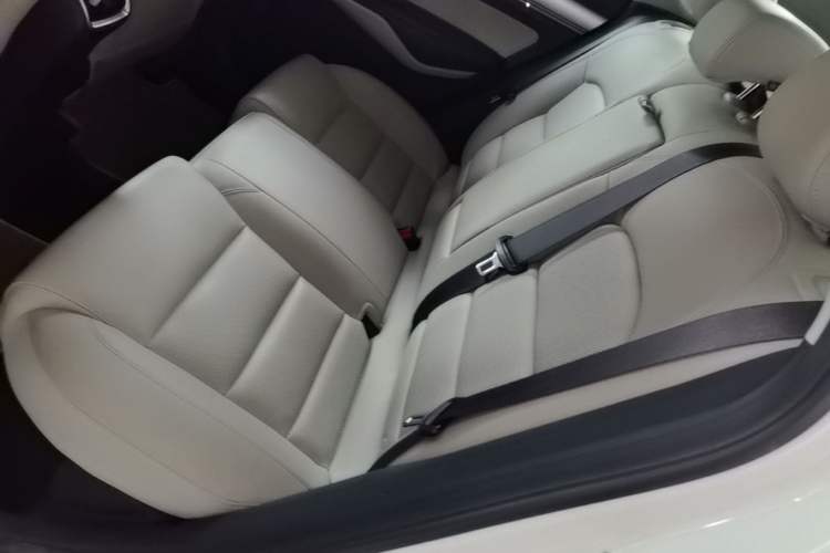 Used Geely Auto Binray 2018 14T CVT Binyi Edition Left Rear Seat