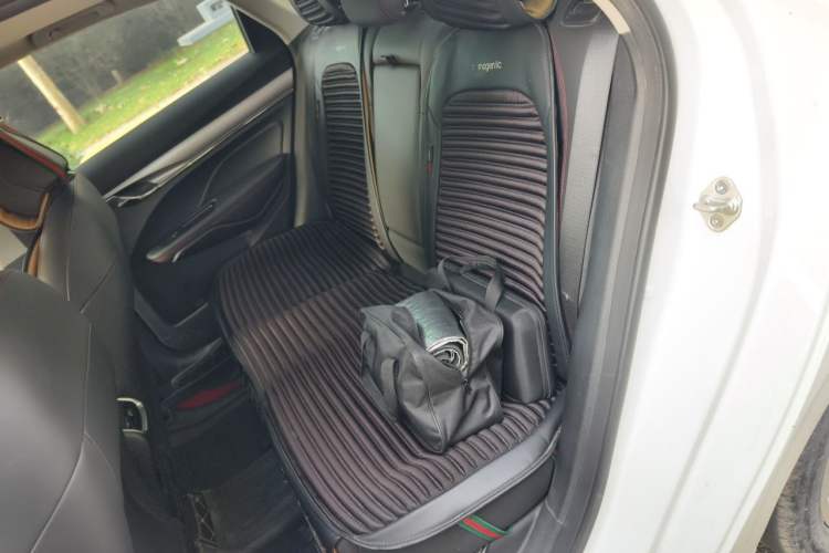 Used Geely Auto Binray 2018 14T CVT Binyi Edition Left Rear Seat