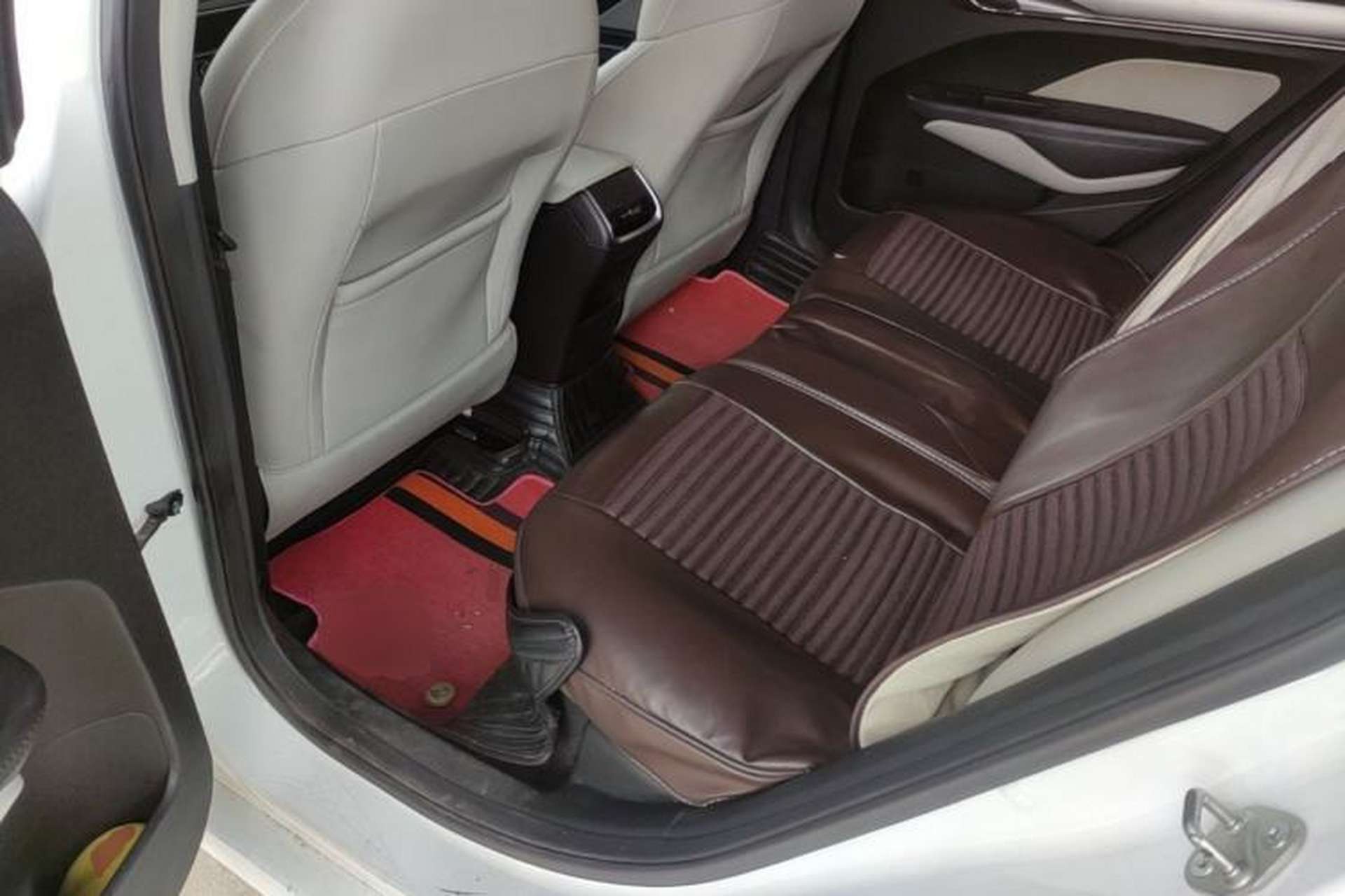 Used Geely Auto Binray 2018 14T CVT Binyi Edition Left Rear Seat