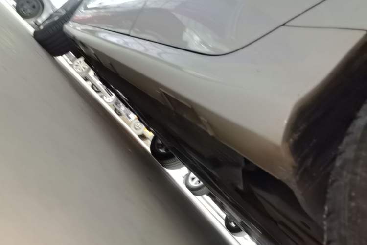 Used Geely Auto Binray 2018 14T CVT Binyi Edition Left Side Sill