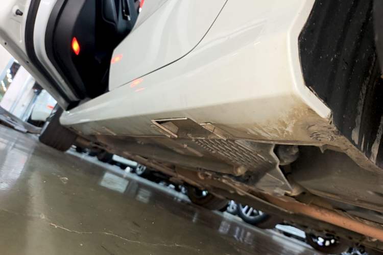Used Geely Auto Binray 2018 14T CVT Binyi Edition Left Side Sill