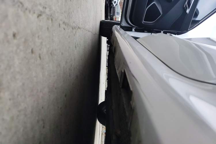 Used Geely Auto Binray 2018 14T CVT Binyi Edition Left Side Sill