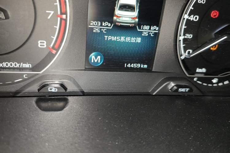 Used Geely Auto Binray 2018 14T Manual Binshang Edition Odometer Close Up