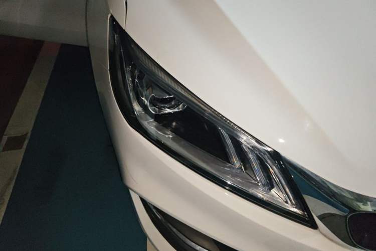 Used Geely Auto Binray 2018 14T CVT Binyi Edition Right Front Headlight