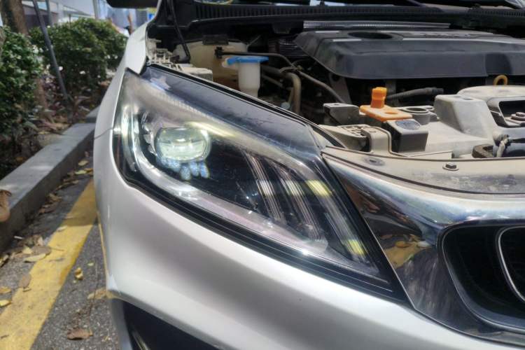 Used Geely Auto Binray 2018 14T CVT Binyi Edition Right Front Headlight