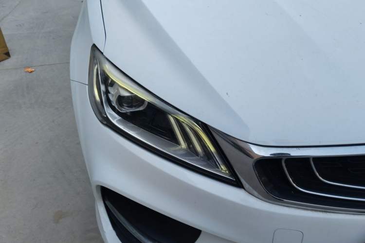 Used Geely Auto Binray 2018 14T CVT Binyi Edition Right Front Headlight