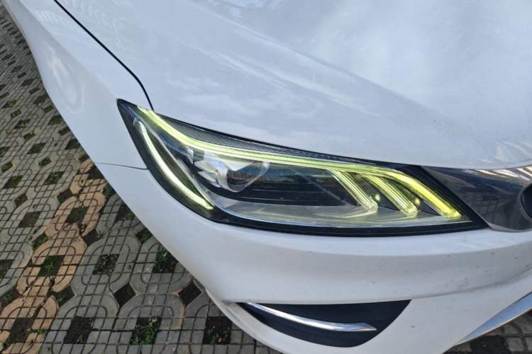 Used Geely Auto Binray 2018 14T CVT Binyi Edition Right Front Headlight
