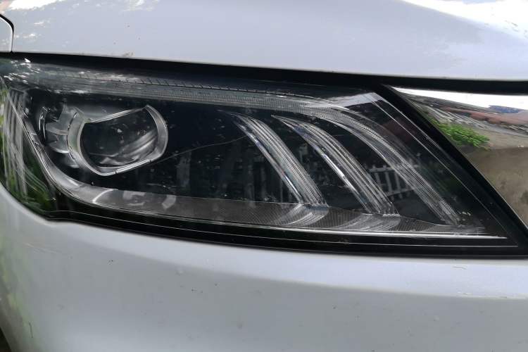 Used Geely Auto Binray 2018 14T CVT Binyi Edition Right Front Headlight