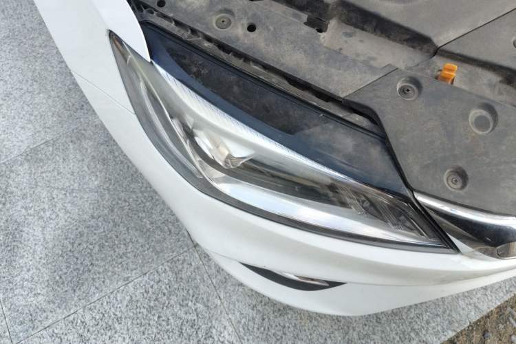 Used Geely Auto Binray 2018 14T CVT Binyi Edition Right Front Headlight