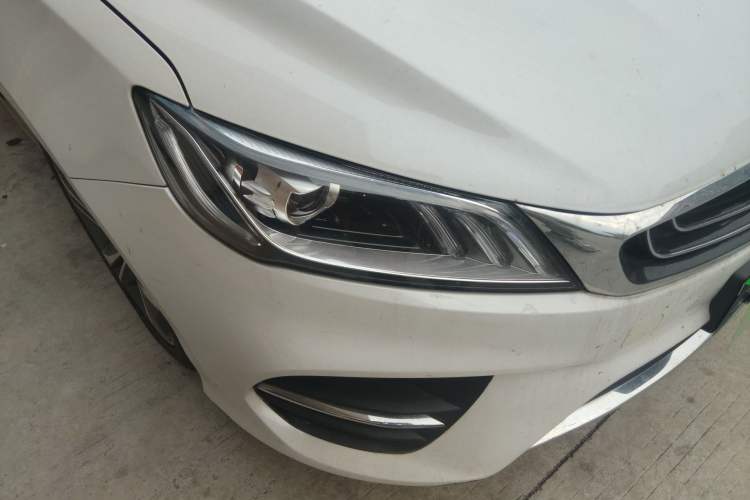 Used Geely Auto Binray 2018 14T CVT Binyi Edition Right Front Headlight