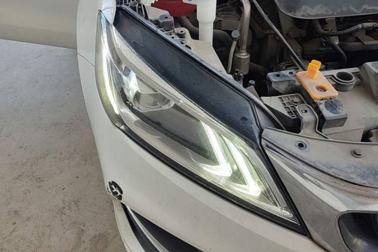 Used Geely Auto Binray 2018 14T CVT Binyi Edition Right Front Headlight