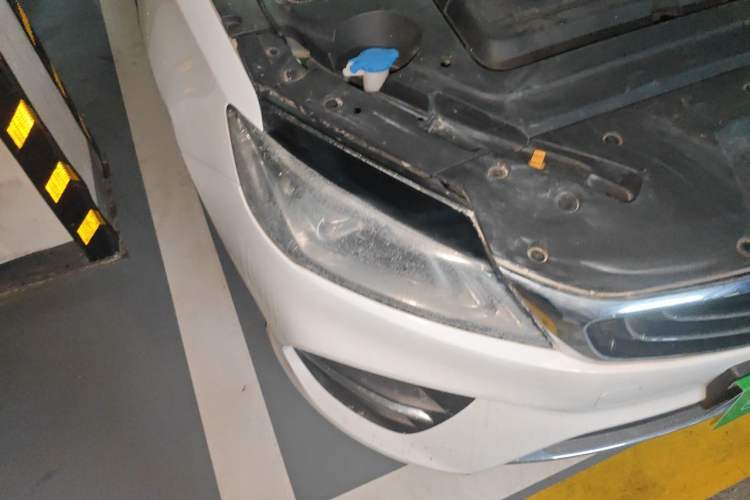 Used Geely Auto Binray 2018 14T CVT Binyi Edition Right Front Headlight