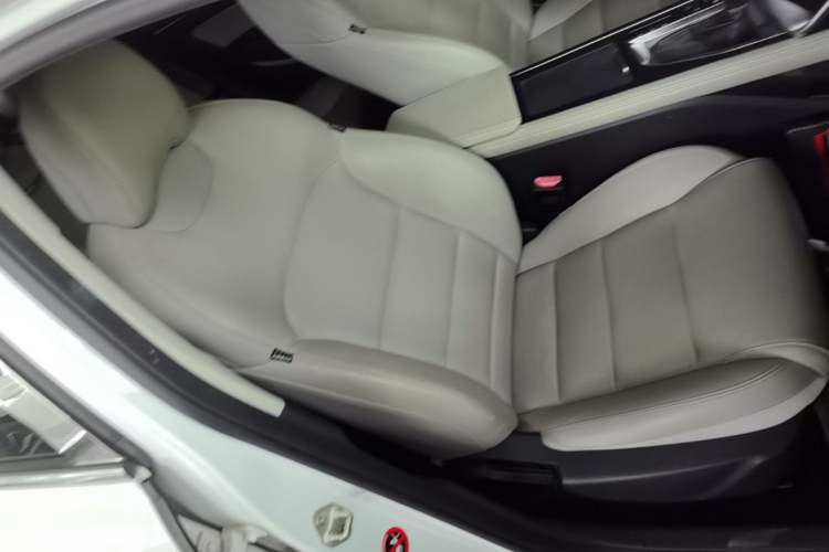 Used Geely Auto Binray 2018 14T CVT Binyi Edition Right Front Seat