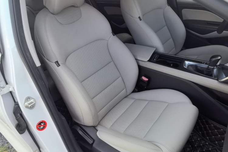 Used Geely Auto Binray 2018 14T CVT Binyi Edition Right Front Seat