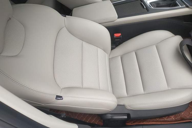 Used Geely Auto Binray 2018 14T CVT Binyi Edition Right Front Seat