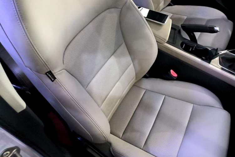 Used Geely Auto Binray 2018 14T Manual Colorful Edition Right Front Seat