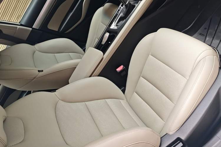 Used Geely Auto Binray 2018 14T CVT Colorful Edition Right Front Seat