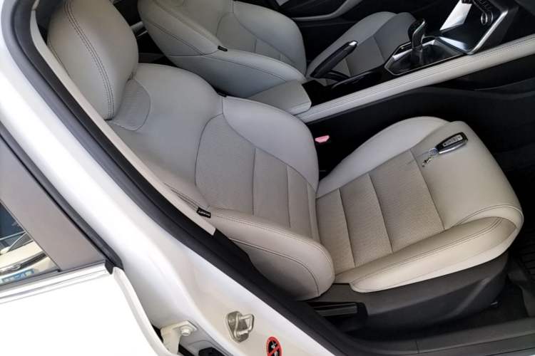 Used Geely Auto Binray 2018 14T Manual Binzhi Edition Right Front Seat