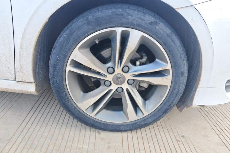 Used Geely Auto Binray 2018 14T CVT Binyi Edition Right Front Wheel Hub