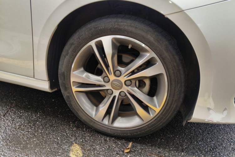 Used Geely Auto Binray 2018 14T CVT Binyi Edition Right Front Wheel Hub