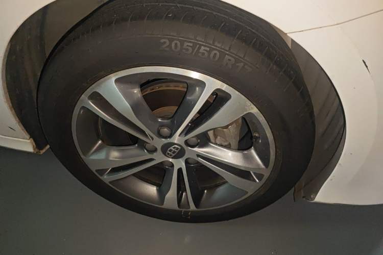 Used Geely Auto Binray 2018 14T CVT Binyi Edition Right Front Wheel Hub