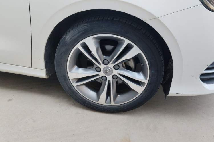 Used Geely Auto Binray 2018 14T CVT Binyi Edition Right Front Wheel Hub