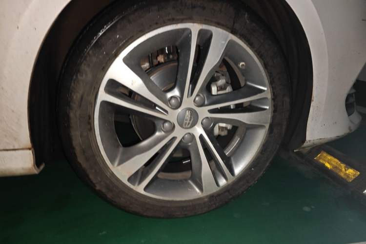 Used Geely Auto Binray 2018 14T Manual Binzhi Edition Right Front Wheel Hub