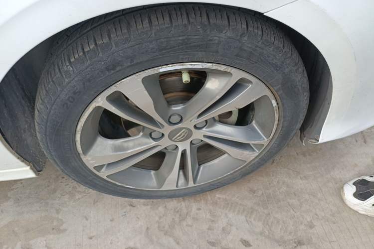 Used Geely Auto Binray 2018 14T CVT Binyi Edition Right Front Wheel Hub