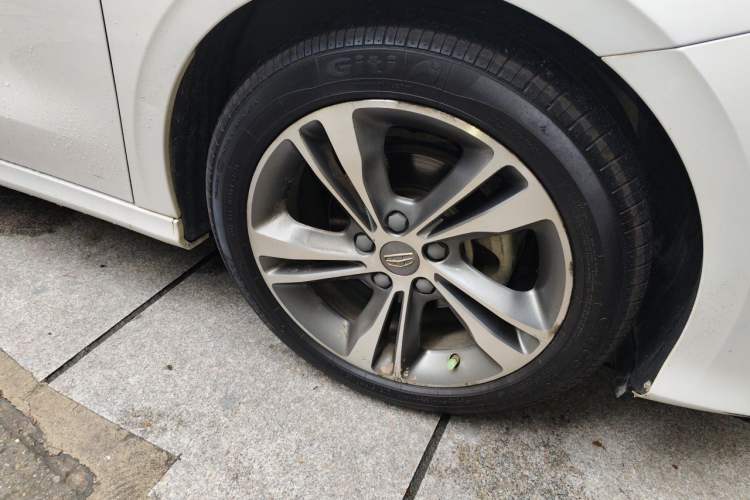Used Geely Auto Binray 2018 14T CVT Binyi Edition Right Front Wheel Hub