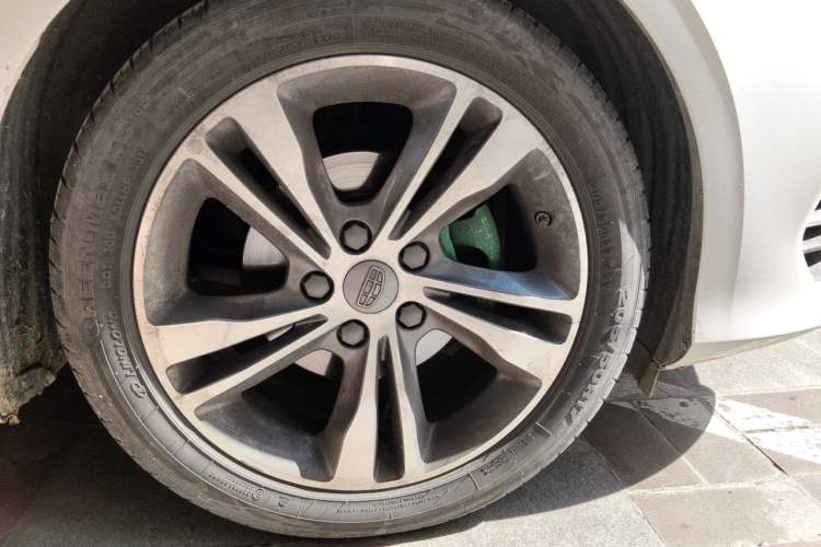 Used Geely Auto Binray 2018 14T CVT Binyi Edition Right Front Wheel Hub