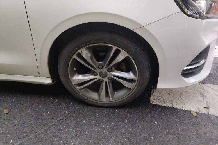 Used Geely Auto Binray 2018 14T Manual Binzhi Edition Right Front Wheel Hub