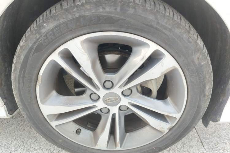 Used Geely Auto Binray 2018 14T CVT Binyi Edition Right Front Wheel Hub