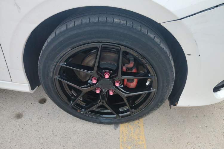 Used Geely Auto Binray 2018 200T DCT Binyi Edition Right Front Wheel Hub