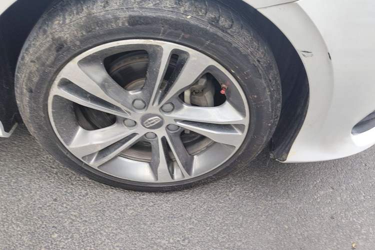 Used Geely Auto Binray 2018 14T CVT Binyi Edition Right Front Wheel Hub