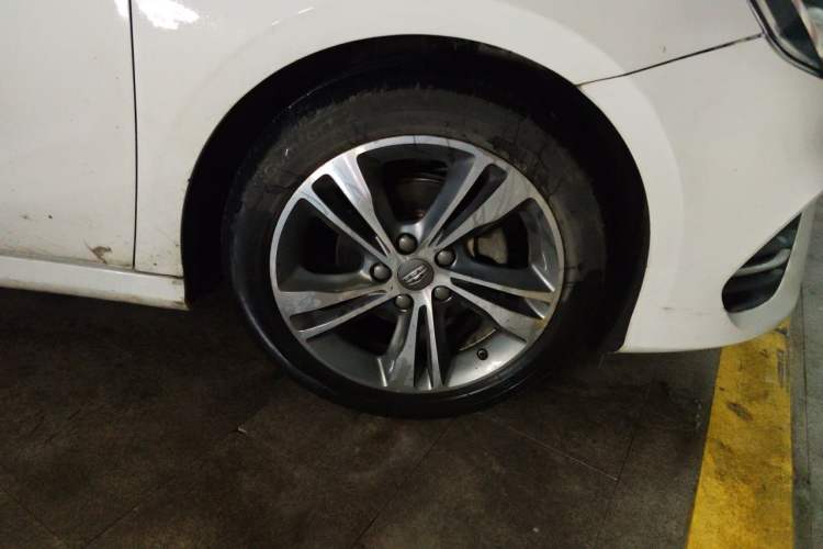 Used Geely Auto Binray 2018 14T CVT Binyi Edition Right Front Wheel Hub